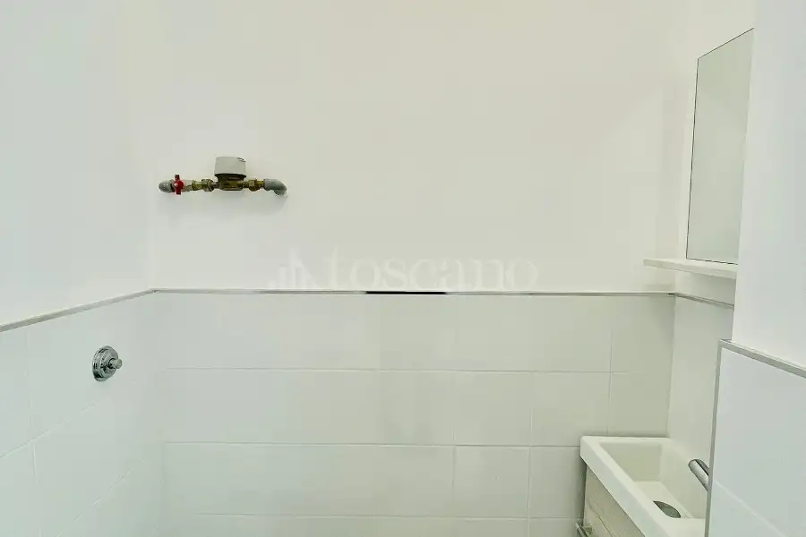 Negozio in affitto di 30 mq a €850 (rif. 50/2025)