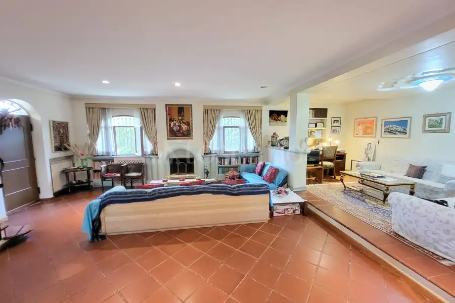 Villa Bifamiliare in vendita di 230 mq a €448.000 (rif. 2/2026)