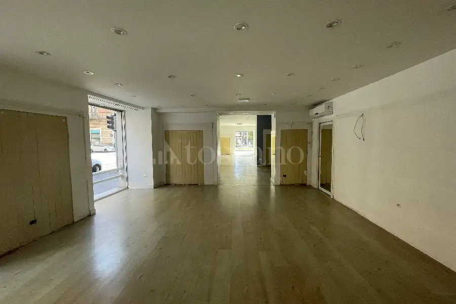 Negozio in vendita di 250 mq a €980.000 (rif. 12/2024)
