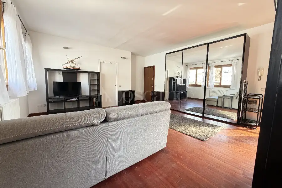 Casa in affitto di 95 mq a €1.900 (rif. 80/2026)