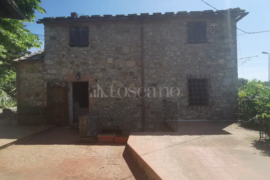 Casale in vendita di 300 mq a €570.000 (rif. 24/2022)