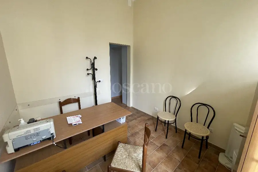 Ufficio in affitto di 87 mq a €550 (rif. 39/2025)