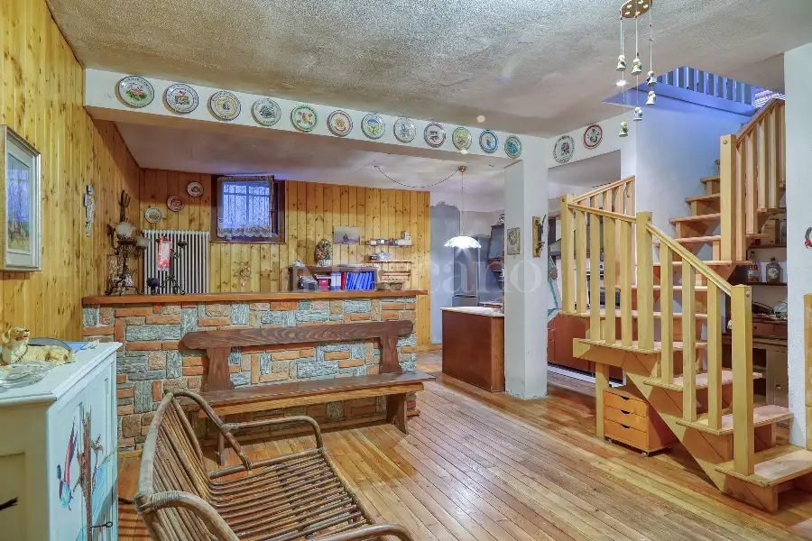 Villa in vendita di 240 mq a €750.000 (rif. 179/2026)
