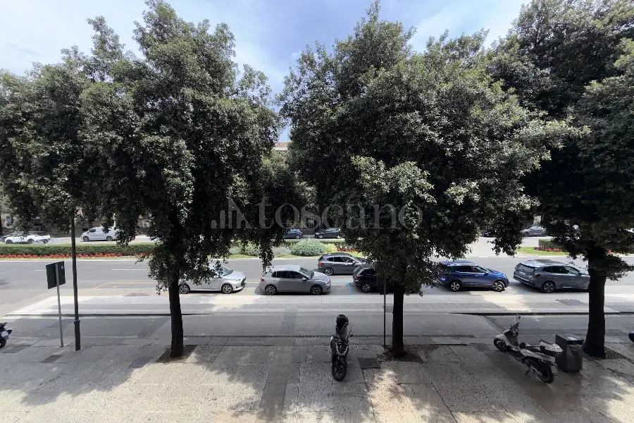 Ufficio in affitto di 80 mq a €1.300 (rif. 31/2026)