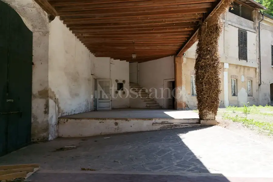 Rustico in vendita di 2.000 mq a €2.000.000 (rif. 26/2026)