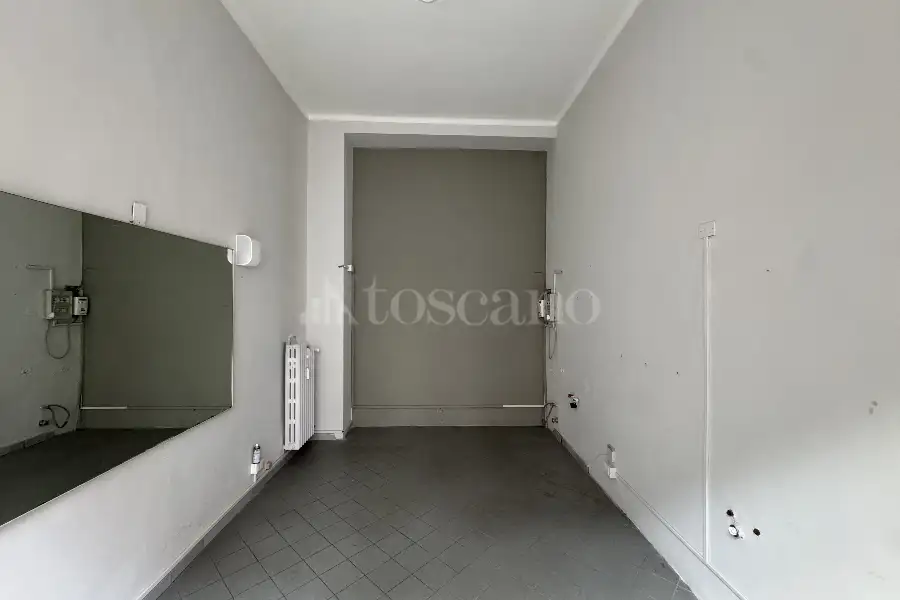 Negozio in vendita di 18 mq a €35.000 (rif. 2/2026)