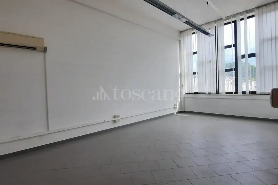 Capannone in vendita di 2.000 mq a €425.000 (rif. 2/2025)