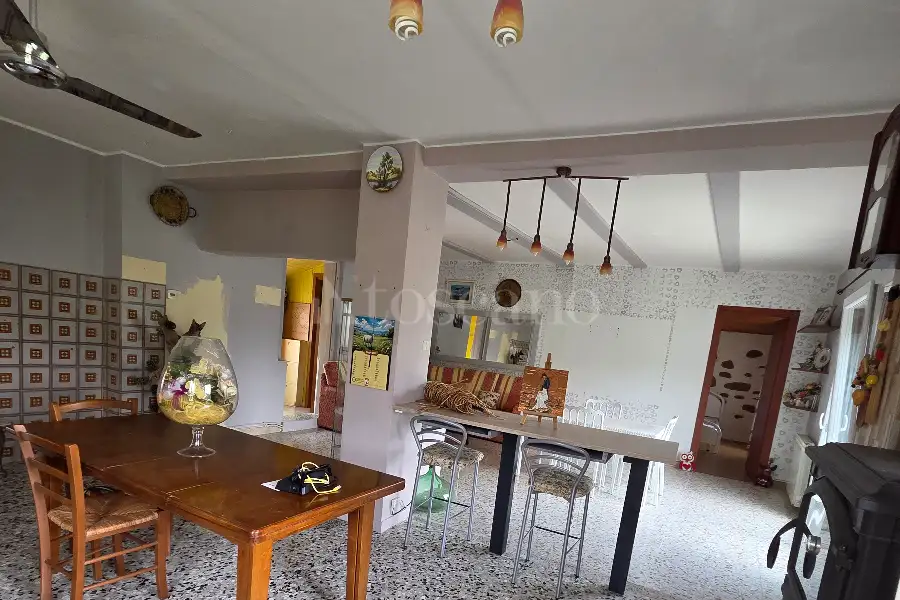 Casa Indipendente in vendita di 330 mq a €110.000 (rif. 35/2025)