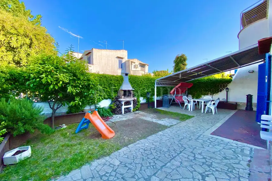 Villa Plurifamiliare in vendita di 90 mq a €245.000 (rif. 4/2025)