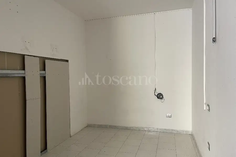 Negozio in affitto di 60 mq a €550 (rif. 26/2025)
