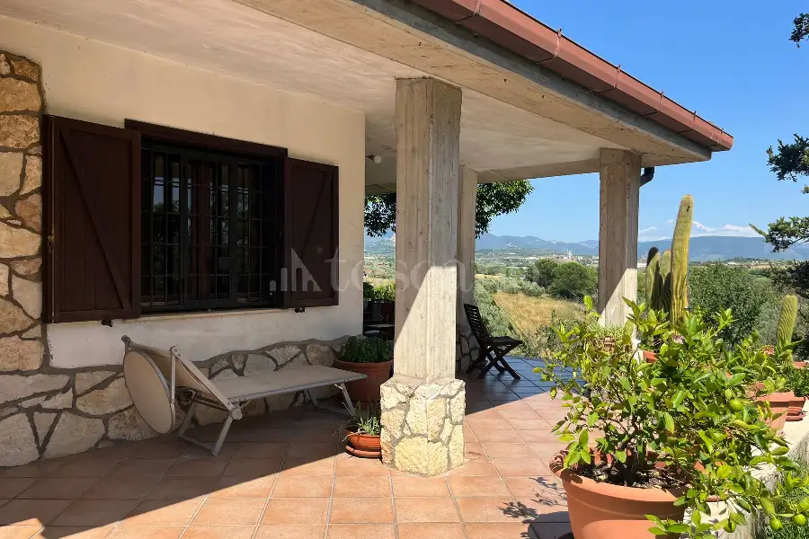 Villa in vendita di 300 mq a €339.000 (rif. 33/2026)