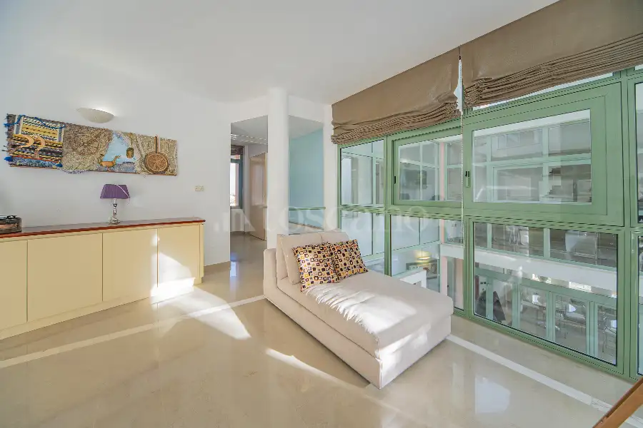 Villa in vendita di 500 mq a €990.000 (rif. 100/2025)