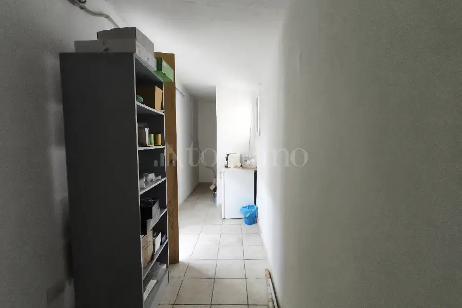 Negozio in affitto di 103 mq a €1.200 (rif. 10/2026)