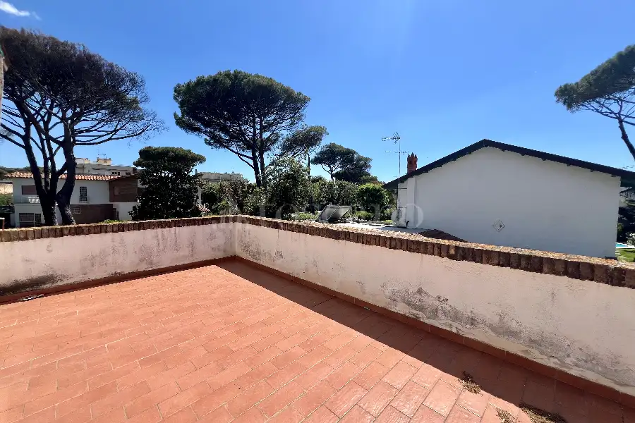 Villa Bifamiliare in vendita di 225 mq a €520.000 (rif. 51/2026)