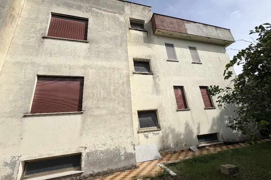 Palazzo in vendita di 300 mq a €199.000 (rif. 89/2026)