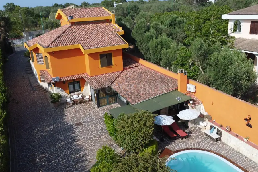 Casa Indipendente in vendita di 330 mq a €590.000 (rif. 82/2025)