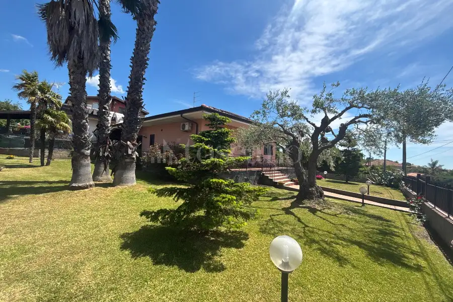 Villa in vendita di 100 mq a €370.000 (rif. 95/2026)