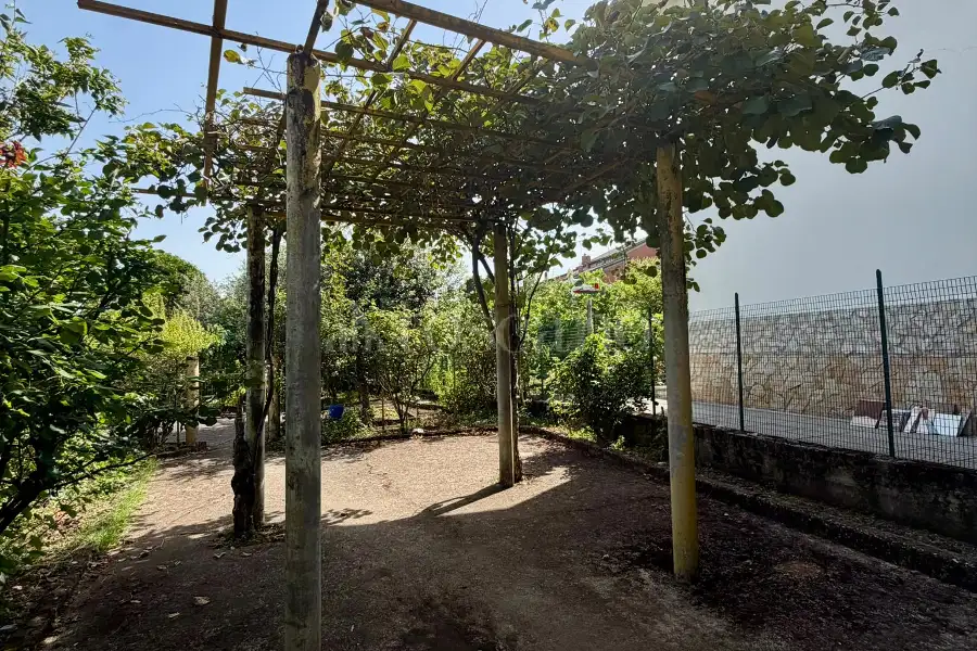 Casa Indipendente in vendita di 246 mq a €70.000 (rif. 152/2026)