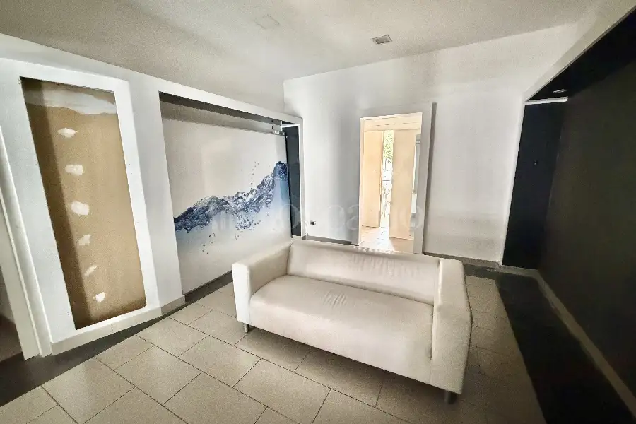 Negozio in vendita di 90 mq a €220.000 (rif. 8/2026)