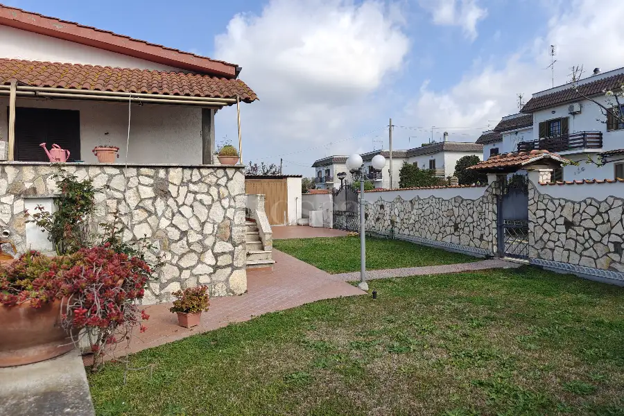 Casa Indipendente in vendita di 270 mq a €360.000 (rif. 17/2026)