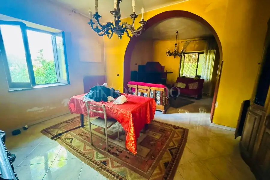Casa Indipendente in vendita di 250 mq a €160.000 (rif. 146/2026)