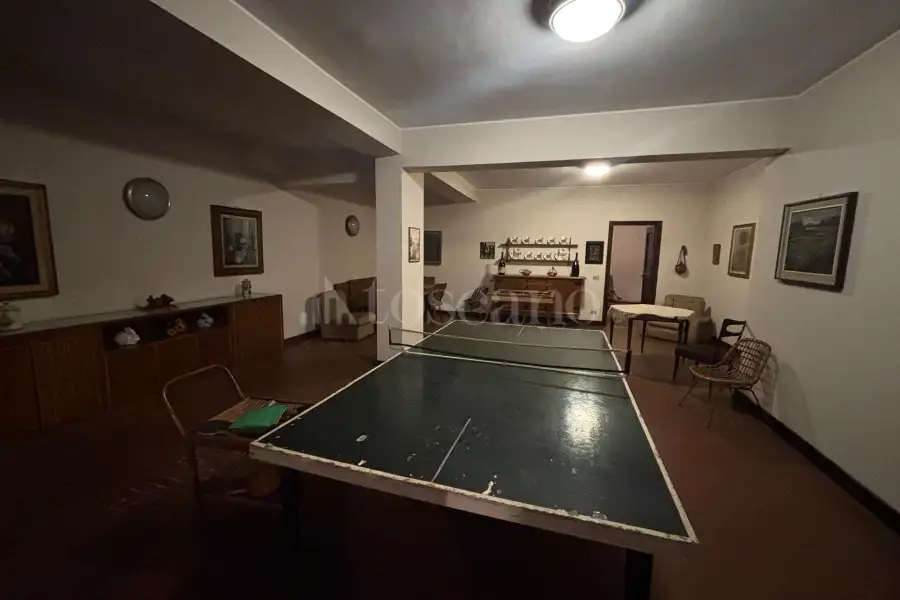 Villa Plurifamiliare in vendita di 370 mq a €1.200.000 (rif. 43/2025)