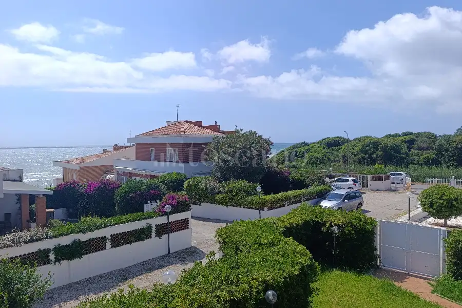 Villino a Schiera in affitto di 120 mq a €2.600 (rif. 49/2026)