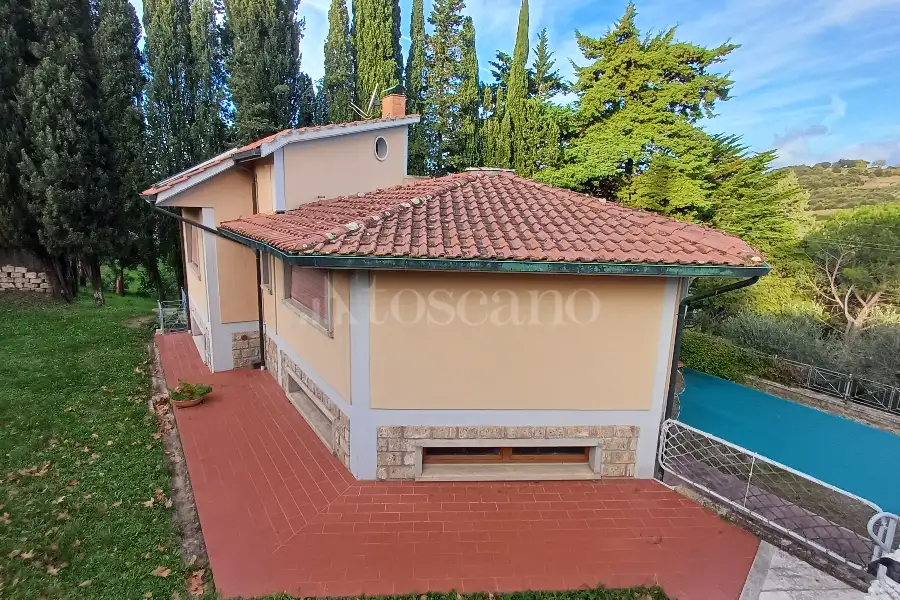 Villa Plurifamiliare in vendita di 800 mq a €1.390.000 (rif. 26/2024)