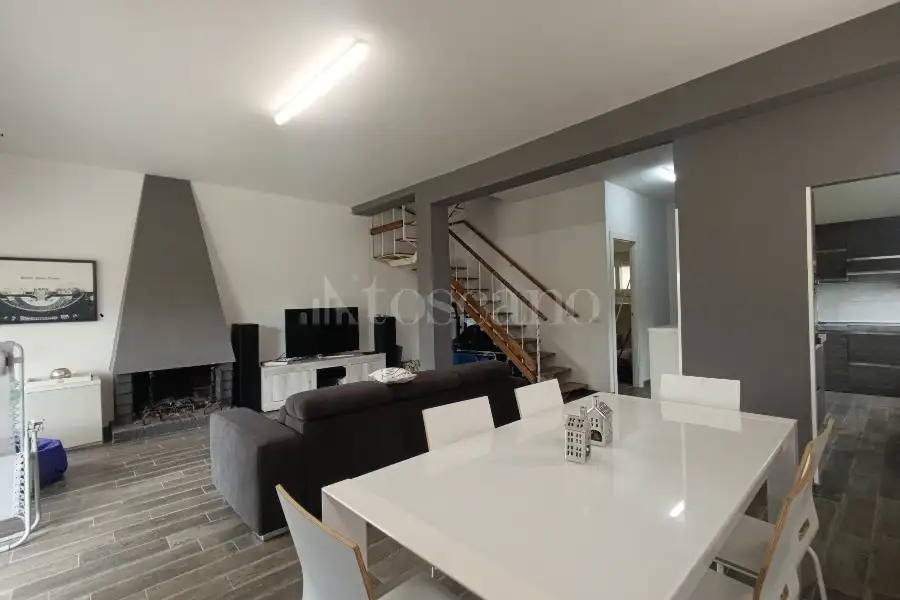Villino a Schiera in affitto di 120 mq a €2.600 (rif. 49/2026)