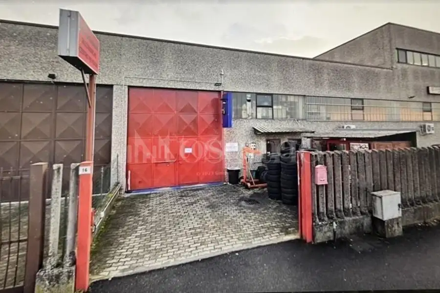 Capannone in vendita di 220 mq a €260,000 (rif. TS0065VE.B)