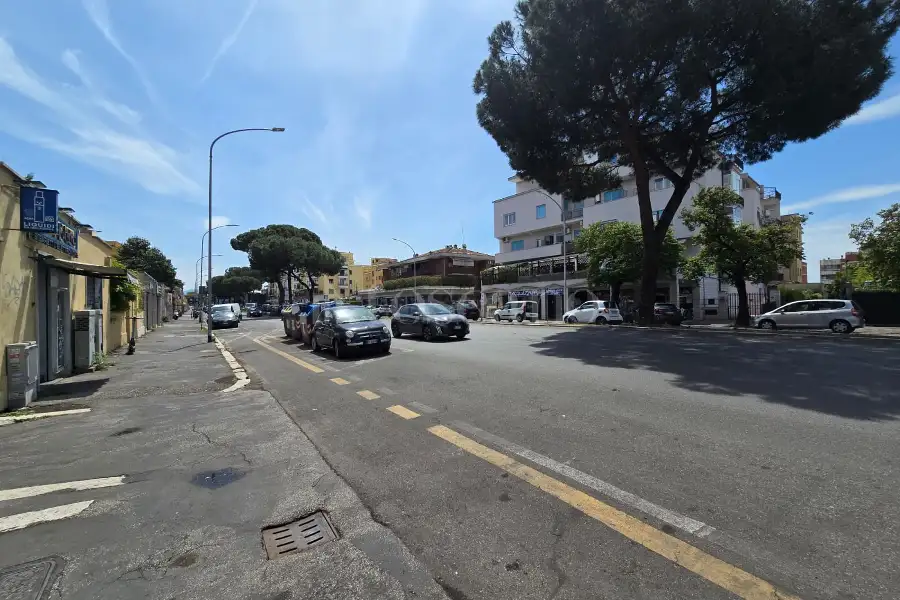 Negozio in vendita di 45 mq a €149.000 (rif. 12/2026)