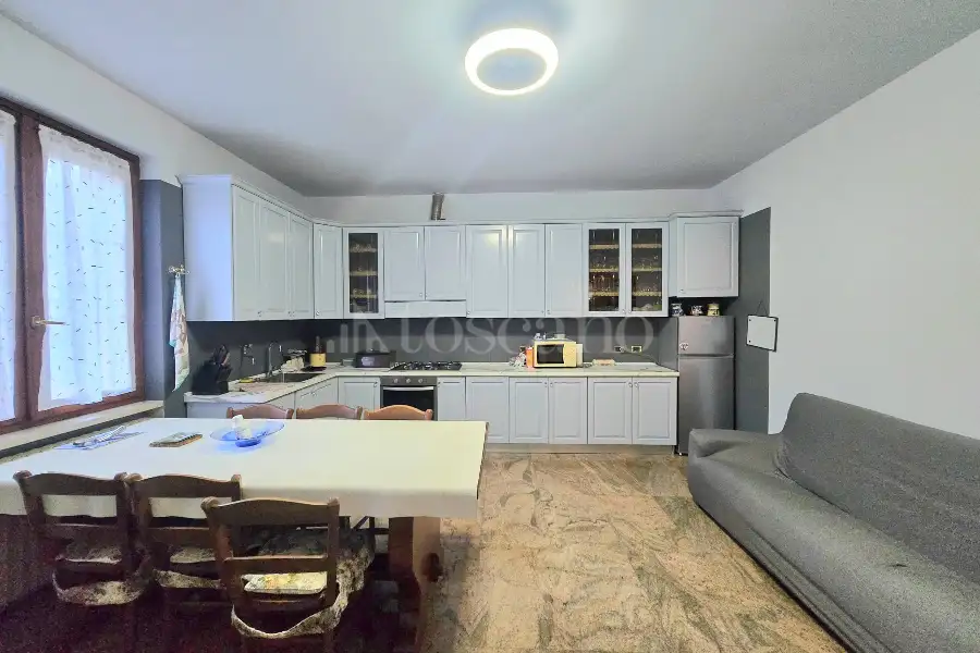 Villa in vendita di 550 mq a €970.000 (rif. 10/2026)