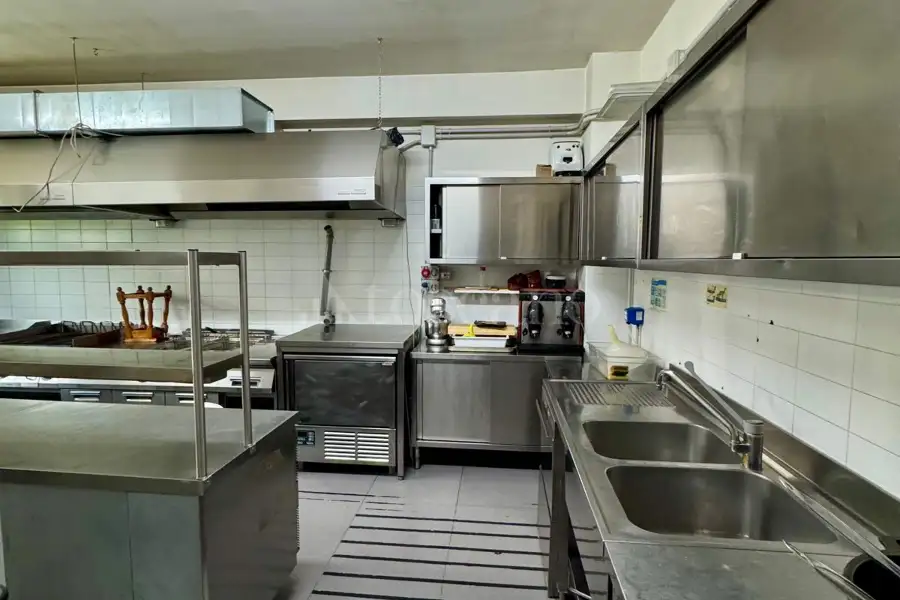 Negozio in affitto di 110 mq a €3.500 (rif. 53/2025)
