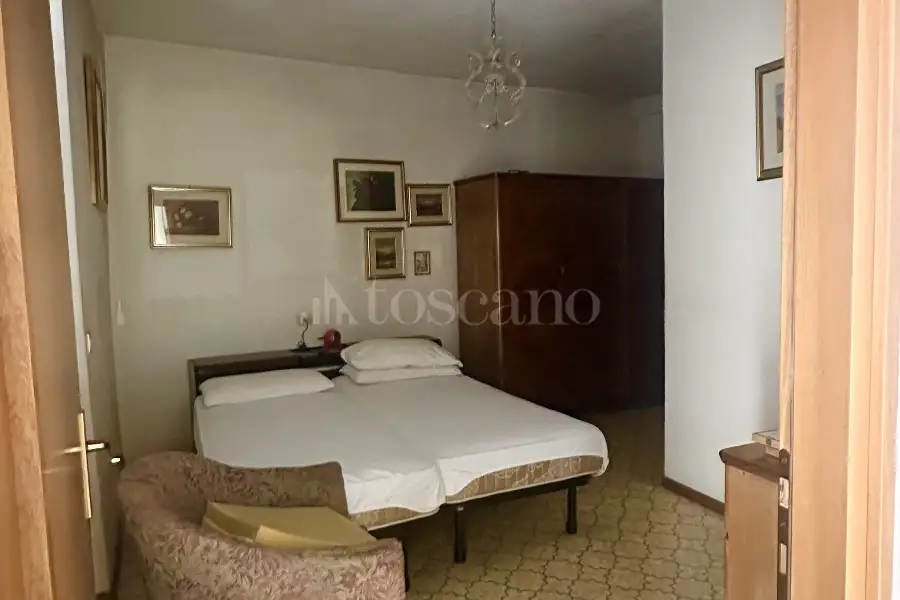 Palazzo in vendita di 330 mq a €300.000 (rif. 3/2026)