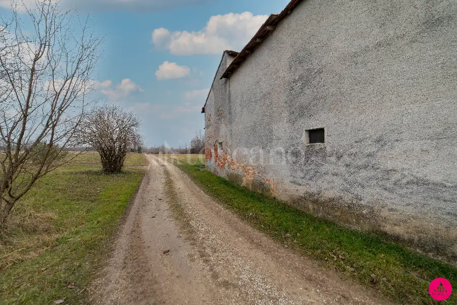 Rustico in vendita di 170 mq a €85.000 (rif. 8/2026)