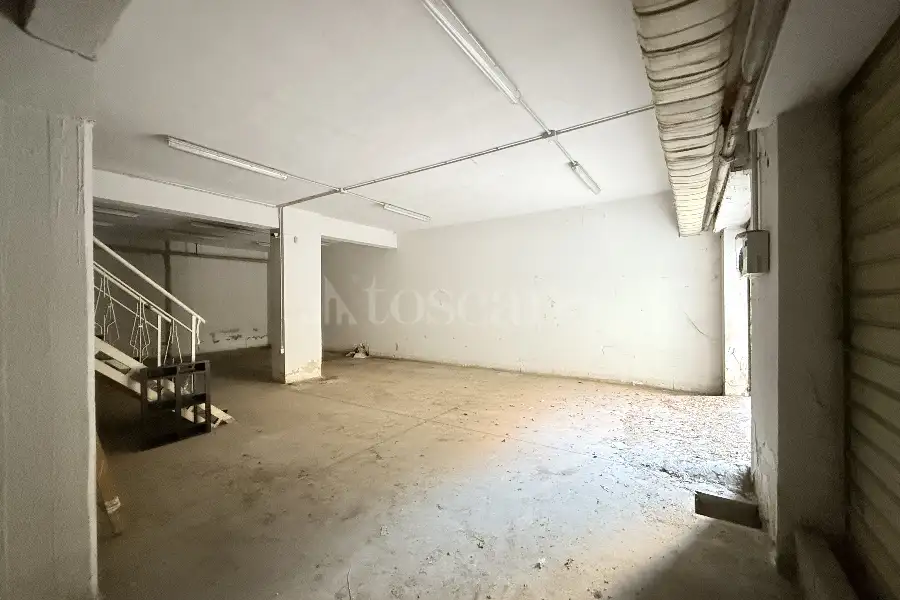 Garage in vendita di 200 mq a €95.000 (rif. 8/2025)