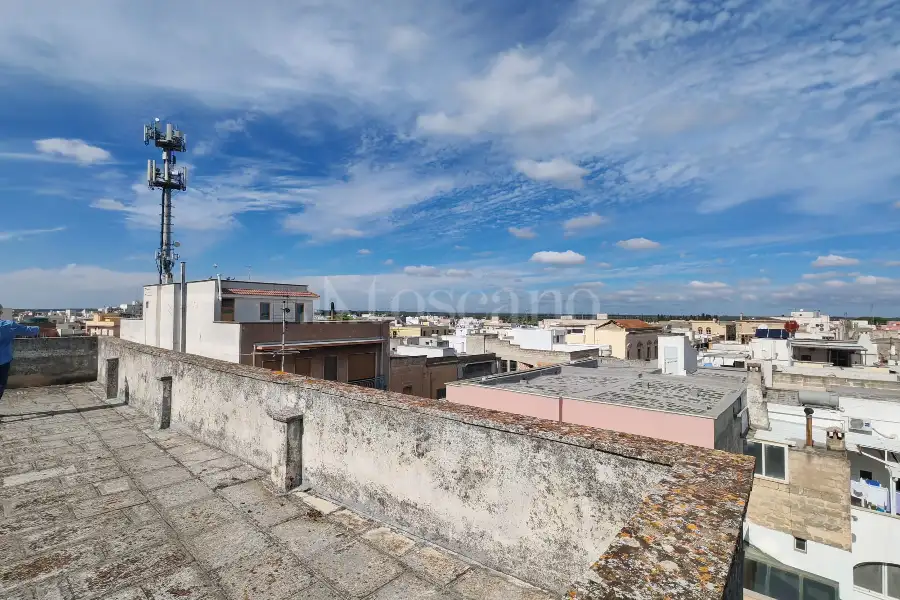 Box in vendita di 174 mq a €165.000 (rif. 53/2025)