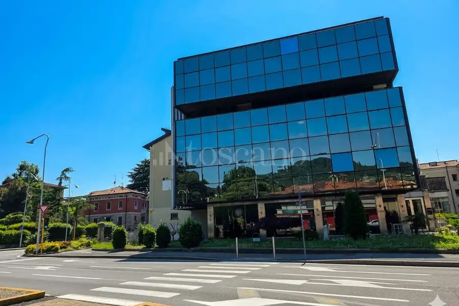 Ufficio in vendita di 100 mq a €215.000 (rif. 23/2026)