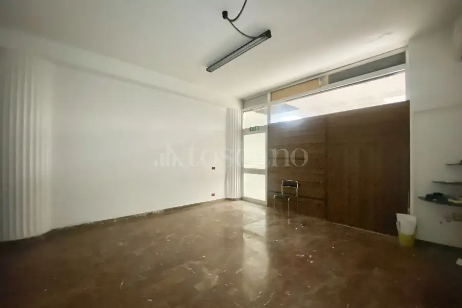 Negozio in vendita di 95 mq a €64.000 (rif. 26/2026)