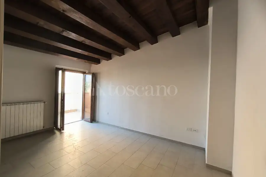 Casa Indipendente in vendita di 300 mq a €450.000 (rif. 32/2026)