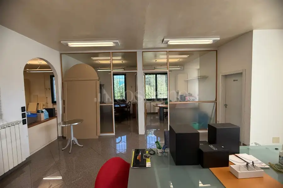 Magazzino in affitto di 300 mq a €1.600 (rif. 56/2025)