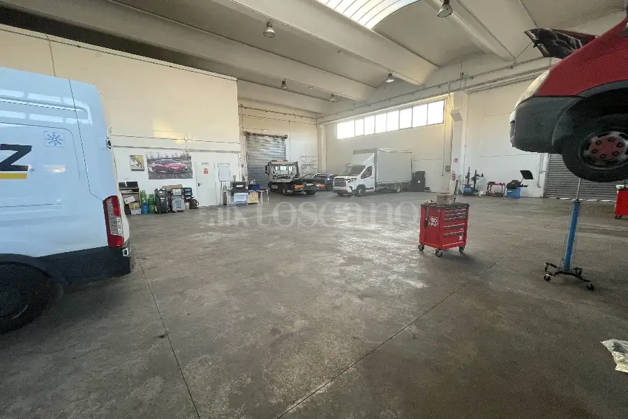 Capannone in vendita di 1.000 mq a €1.900.000 (rif. 15/2026)