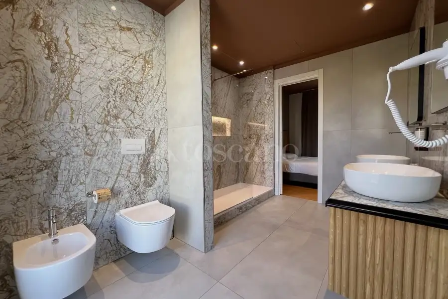 Albergo in vendita di 2.700 mq a €6.700.000 (rif. 15/2024)