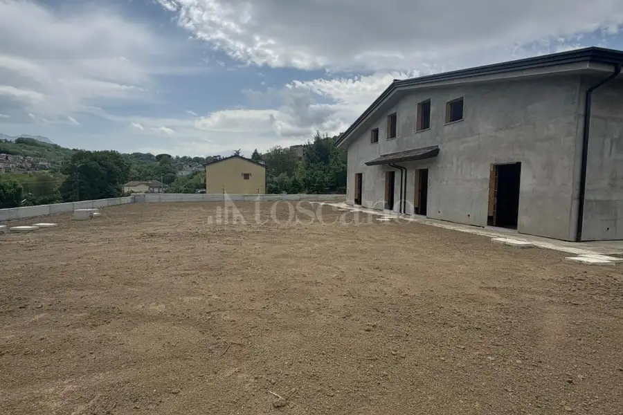 Villa Bifamiliare in vendita di 280 mq a €250.000 (rif. 11/2026)