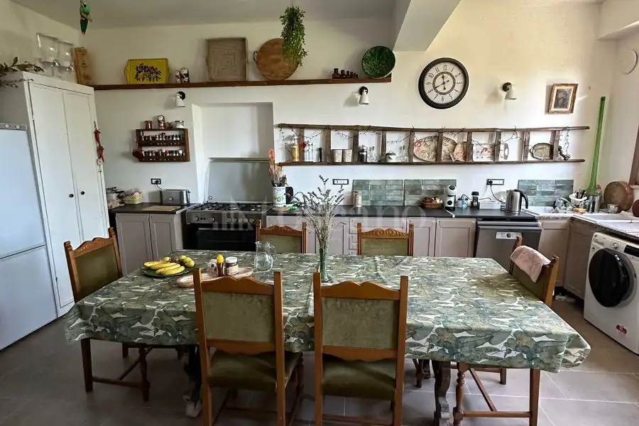 Casa Indipendente in vendita di 300 mq a €249.000 (rif. 18/2026)