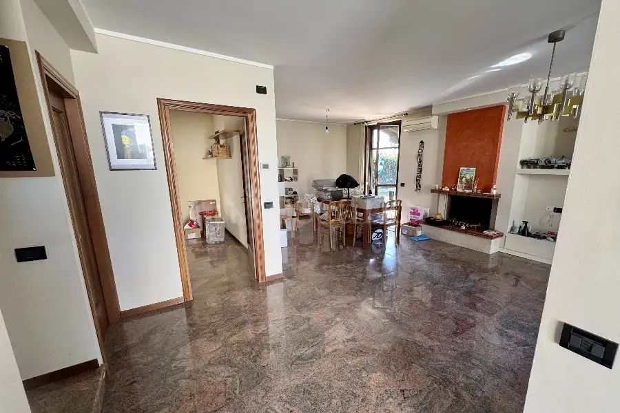 Villa Bifamiliare in vendita di 220 mq a €320.000 (rif. 15/2026)