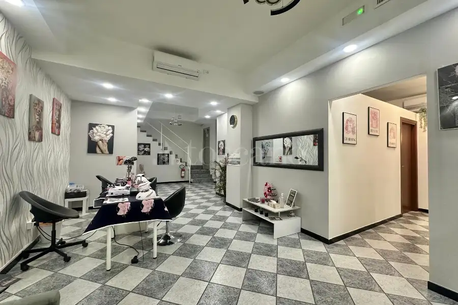 Attività Commerciale in vendita di 160 mq a €49.000 (rif. 2/2026)