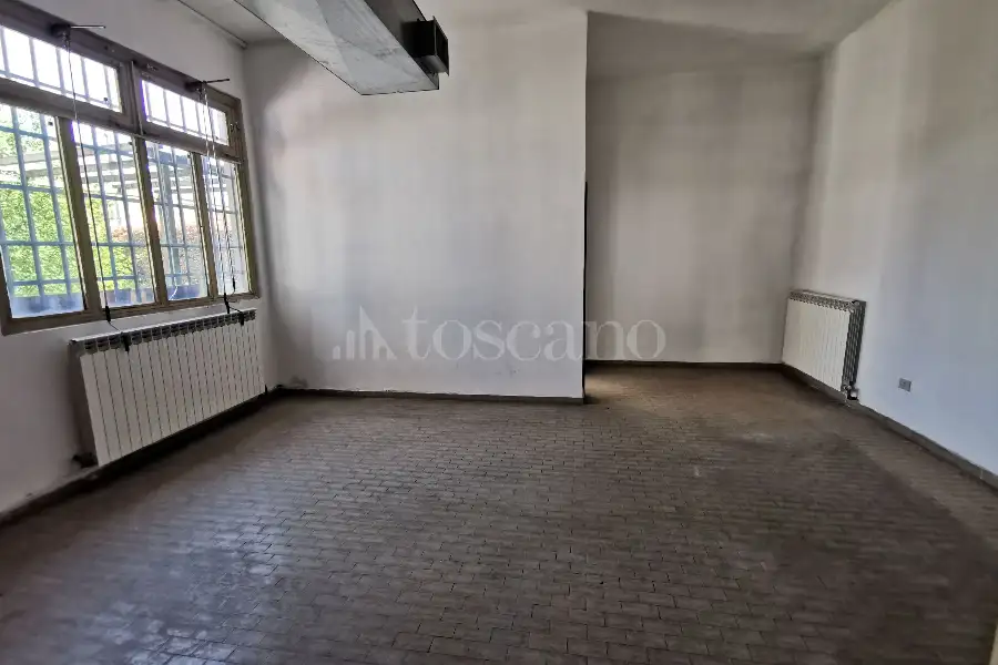 Negozio in vendita di 140 mq a €70.000 (rif. 35/2026)