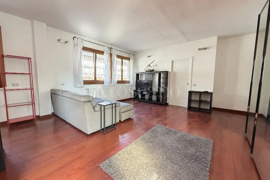 Casa in affitto di 95 mq a €1.900 (rif. 80/2026)