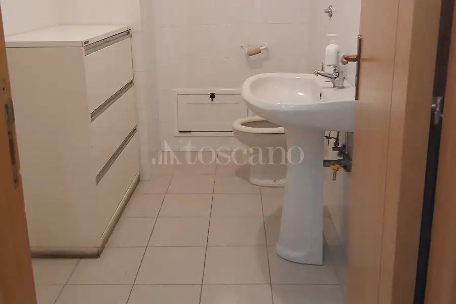 Ufficio in vendita di 89 mq a €85.000 (rif. 21/2026)